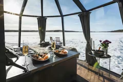 Skyfire Village Igloos - Includes transportation, meals&accommodation Rovaniemi Extérieur photo